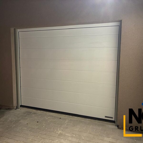 Renomatic Woodgrain RAL 9016 Garāžas vārti