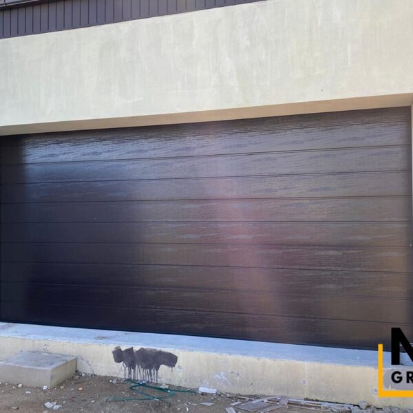 Renomatic Woodgrain RAL 8019 Garāžas Vārti