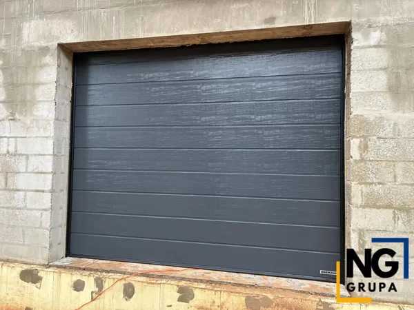 Renomatic Woodgrain RAL 7016 Garāžas vārti